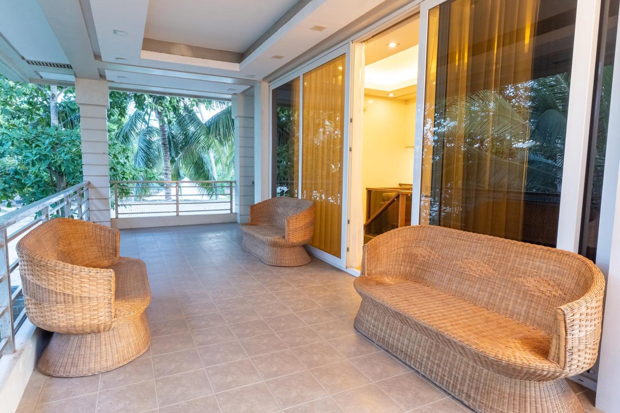 Costa Palawan Resort Puerto Princesa Екстер'єр фото