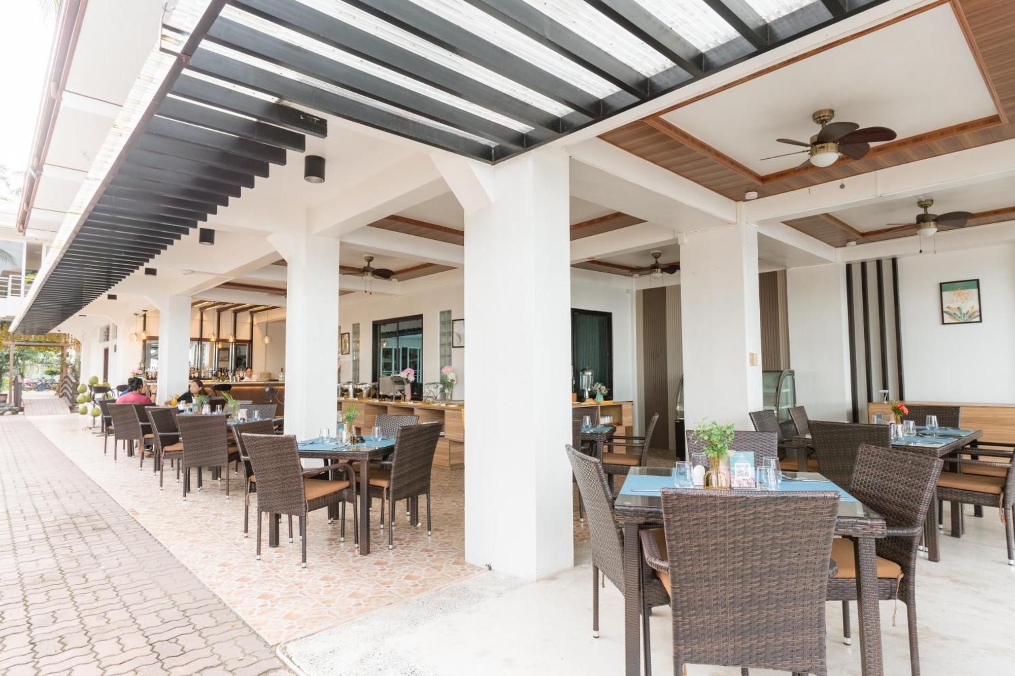 Costa Palawan Resort Puerto Princesa Екстер'єр фото